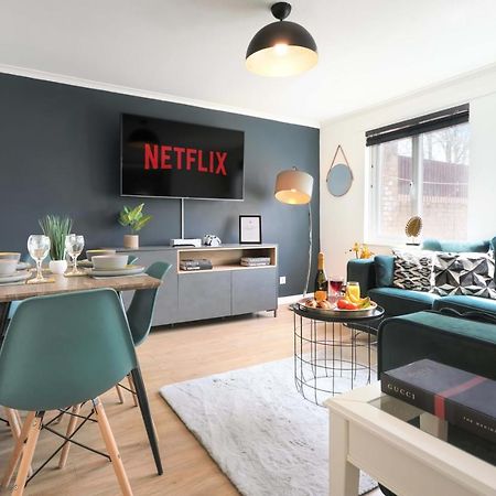 Central Mk House With Free Parking, Fast Wifi, And Smart Tv With Xbox, Sky Tv Packages And Netflix By Yoko Property Milton Keynes Dış mekan fotoğraf